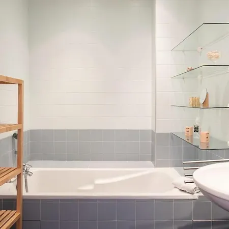 #27 Urban Ac 2 Bedrooms 10mins Walk Sea&old Town アパート