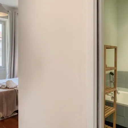 #27 Urban Ac 2 Bedrooms 10mins Walk Sea&old Town Appartamento