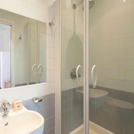 #27 Urban Ac 2 Bedrooms 10mins Walk Sea&old Town Appartamento